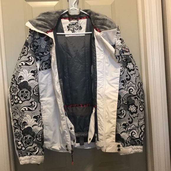 Ladies winter jacket - Picture 3 of 4